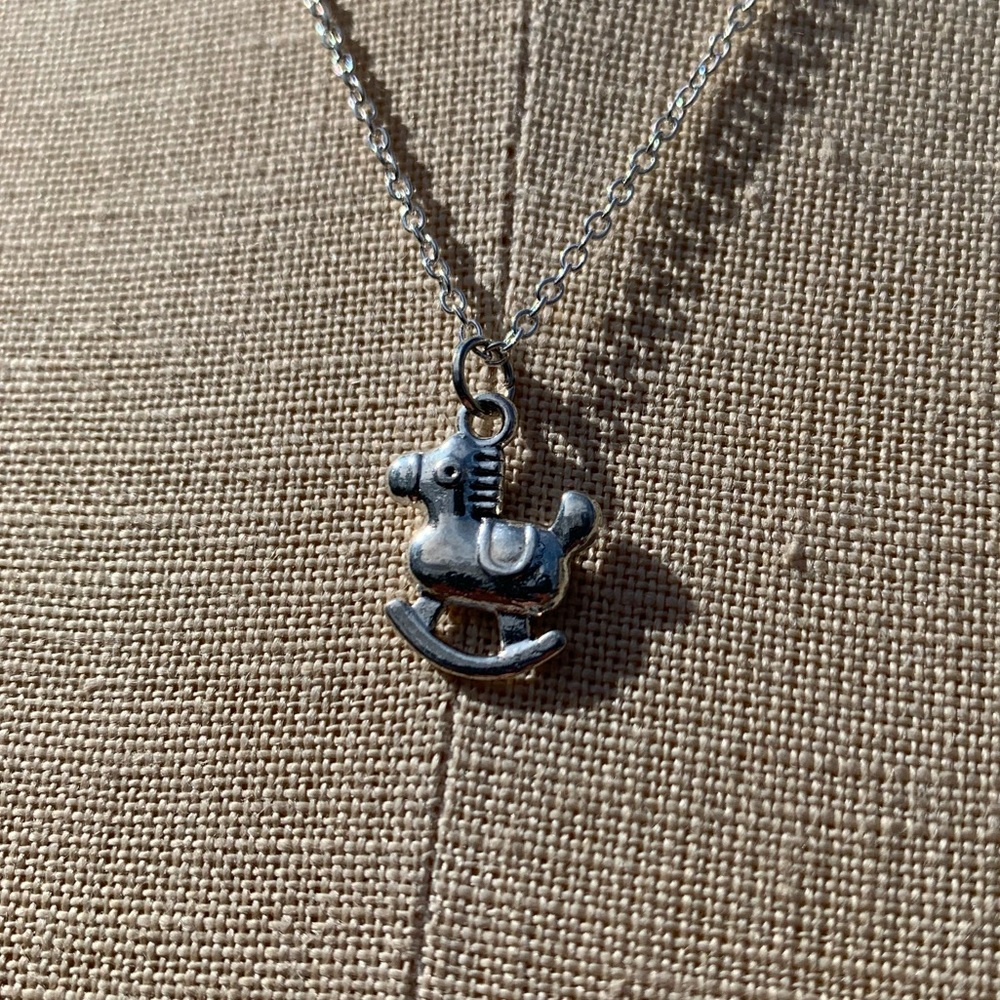 NWT Sterling Silver Plated Chain & Rocking Horse Alloy Metal Charm Necklace - Picture 3 of 16